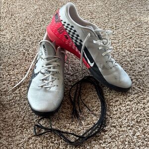 Nike Indoor Sport ⚽️ Shoes - Lace Up Sneakers, Mens 11.5 w/ spare set Nike laces